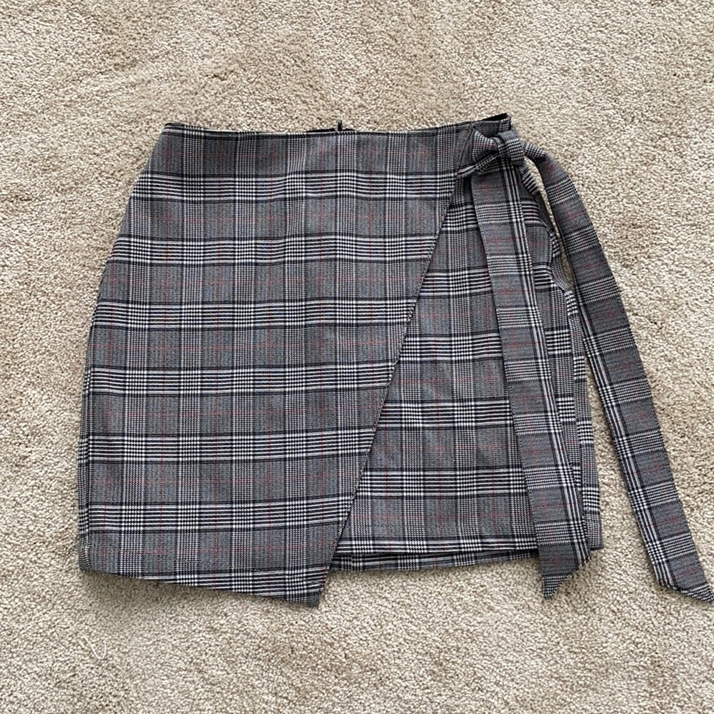 Gray plaid skirt. Only worn once!